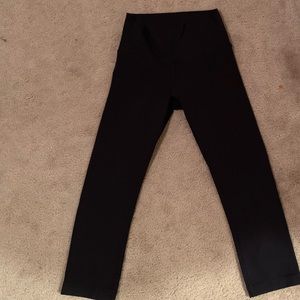 Lululemon wunder under Luon crop 21in sz 6-black